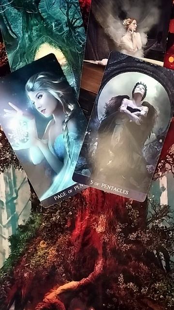 Какие удивительные секреты прячут те кого рядом нет💯 #shorts#таро#гадание#tarot#расклад#online