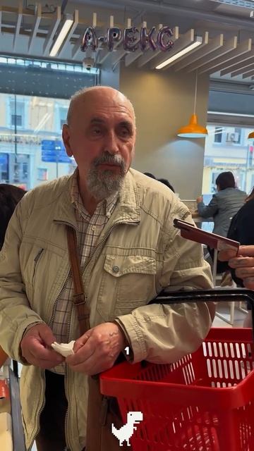 Кажется, опросы прохожих уже стали для нас нишевым хобби 🤌🏻