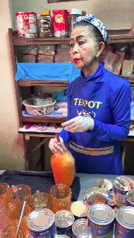 Тётушка из Бангкока и её чай в пакетах
