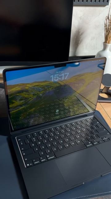 MacBook без чехла, но под защитой 💫