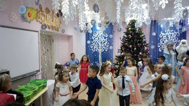 Камилла-Утренник Новый год 2017 часть 2