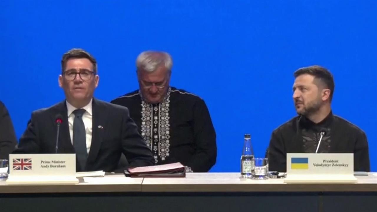Главы нескольких европейских стран прибыли в Киев на сходку западных спонсоров.