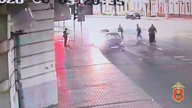 В Твери рецидивист избил таксиста из-за вопроса про оплату проезда