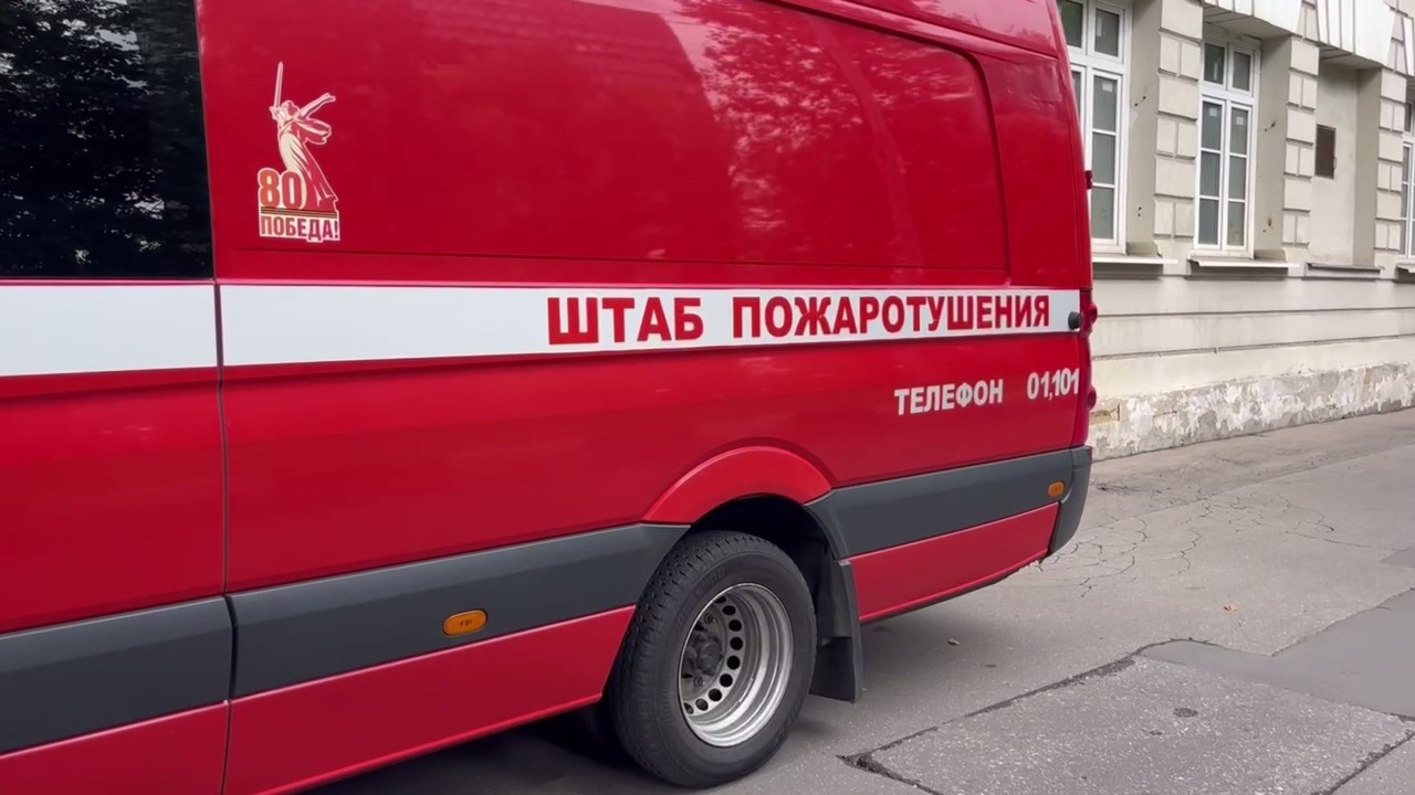 Более 60 пациентов эвакуировали из-за пожара в Первой градской больнице в Москве
