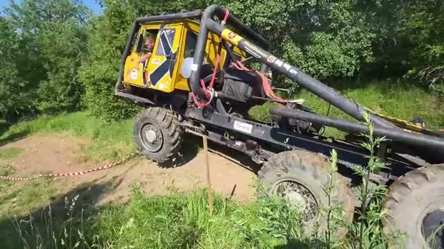Грузовики 6x6 в глубокой грязи Truck Trial Jihlava
