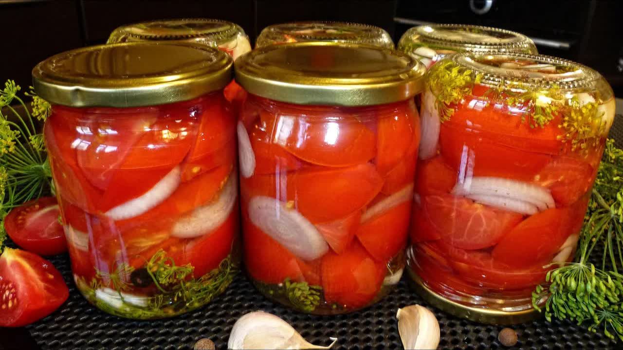 МАРИНОВАННЫЕ ПОМИДОРЫ ДОЛЬКАМИ с луком на зиму!