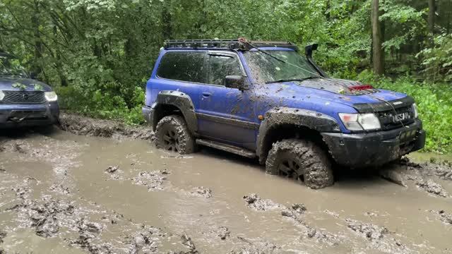 Провожаем лето. Утопили Pajero и Discovery