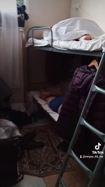 В общежитии все спят