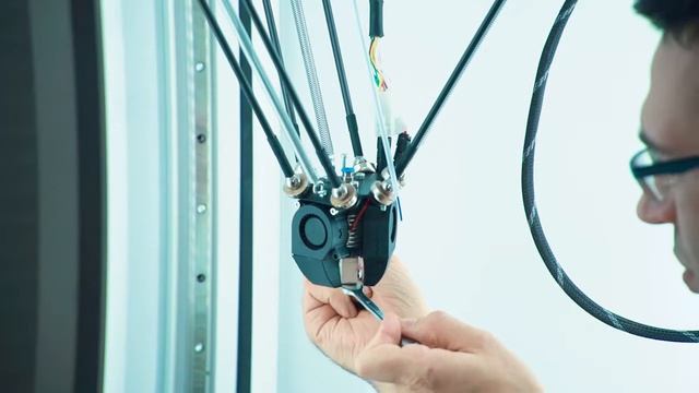 Видеоинструкция по использованию 3D принтеров линейки Prism. Замена сопла