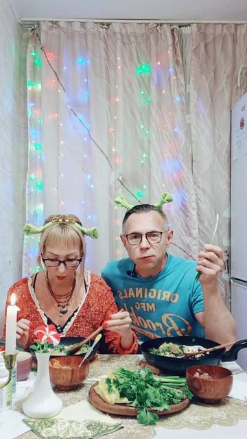 Кабачковая икра😋😋😋, фрагмент мукбанга