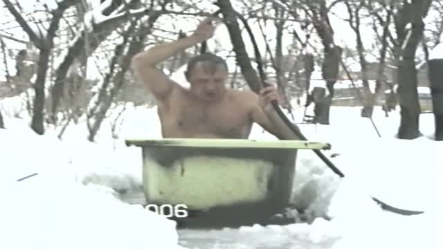 Зимой в ванне с душем
