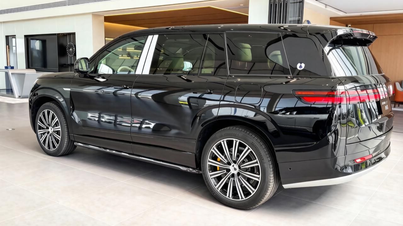 BYD Denza N9 PHEV 2026 года, роскошный 6-местный кроссовер отличного качества. Обзор автомобилей