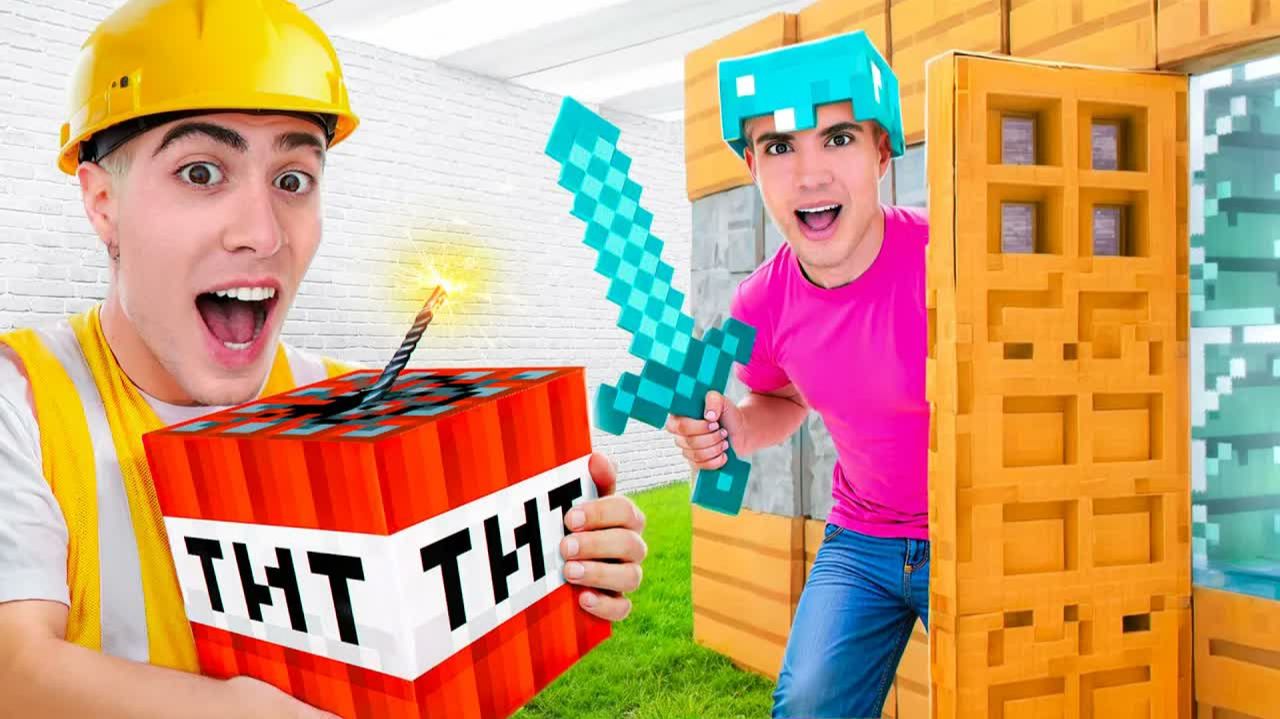 МЫ ПОСТРОИЛИ БУНКЕР В СТИЛЕ MINECRAFT !!