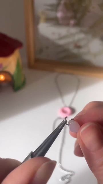 Простое, но красивое ожерелье🌸