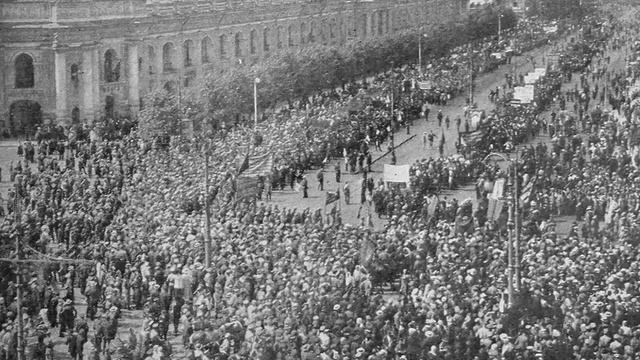 10 - Rosa Luxemburg - A Revolutionary Martyr