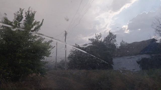 Дождь, едем купаться