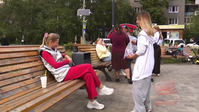 Волонтеры Братска провели патриотическую акцию «Триколор»