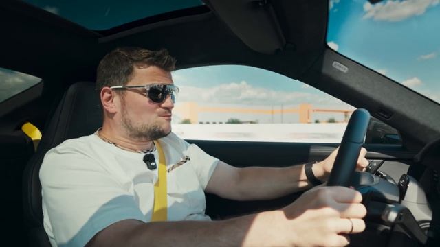 Новый Porsche 911 Turbo S: стоит ли 40 МЛН гибридное совершенство?