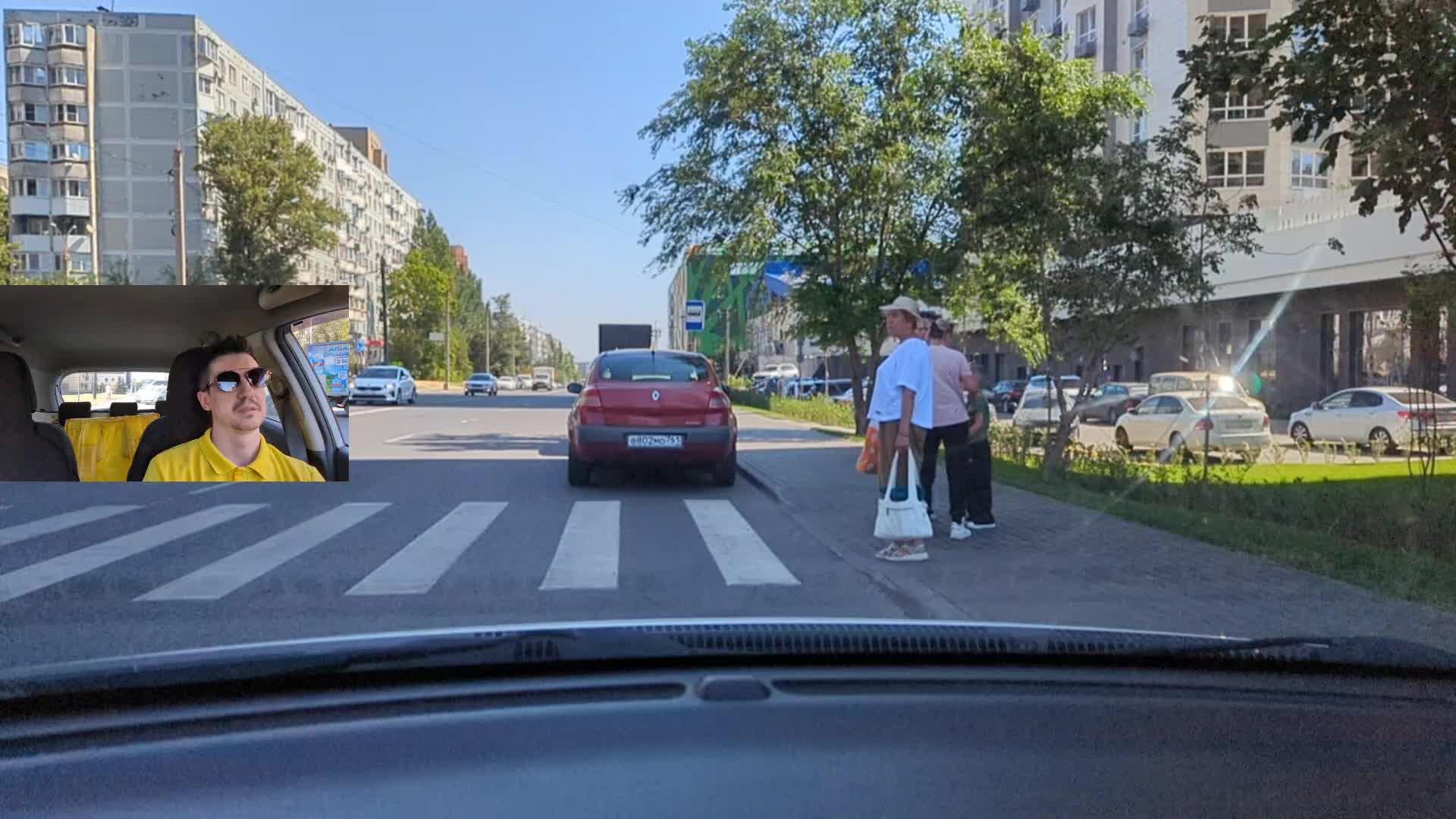 Где-то езжу, чет доставляю.
