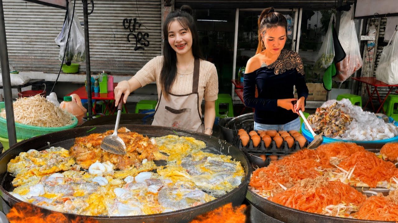 Вкуснотища! Пад-тай и омлет с морепродуктами от трудолюбивой тайской женщины-повара (уличная еда)