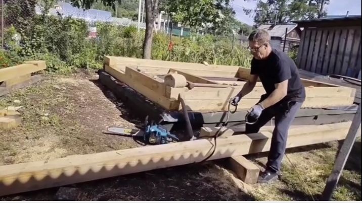 Баньку строим на деревянных шкантах. 2 часть..