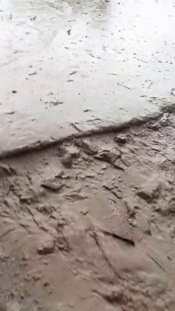 Сильнейшее наводнение на востоке Афганистана сняли на видео