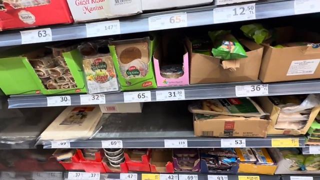 Беженец🇹🇷СТАМБУЛ. ВСТРЕЧАЕМ ДЕДА ИЗ ОДЕССЫ В АЭРОПОРТУ! ЕДИМ САМУЮ ДОРОГУЮ ПАХЛА