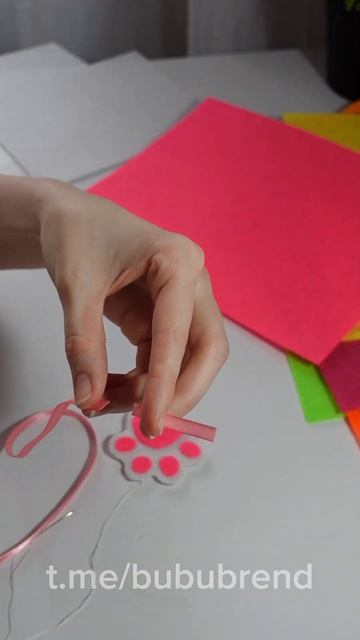 Брелок «Лапка» из фетра! Артикул на фетр ВБ: 311711813  #синельнаяпроволока #diy #фетр