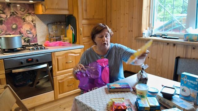 Дачная жизнь, о бо всём понемногу, купила продукты.