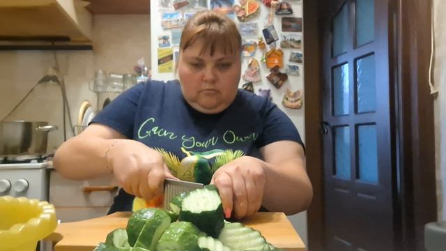 готовлю. огурцы по-фински. очень вкусно получается.