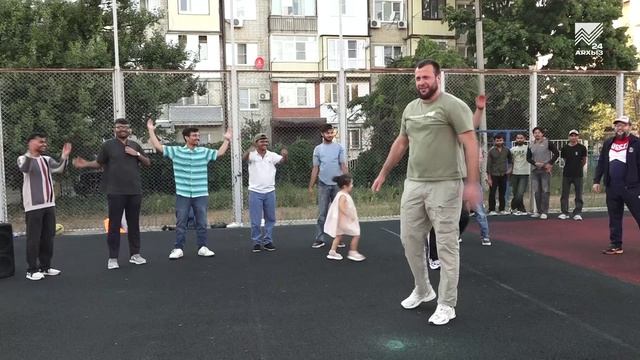 Студенты из Индии стали в Черкесске участниками баскетбольного турнира