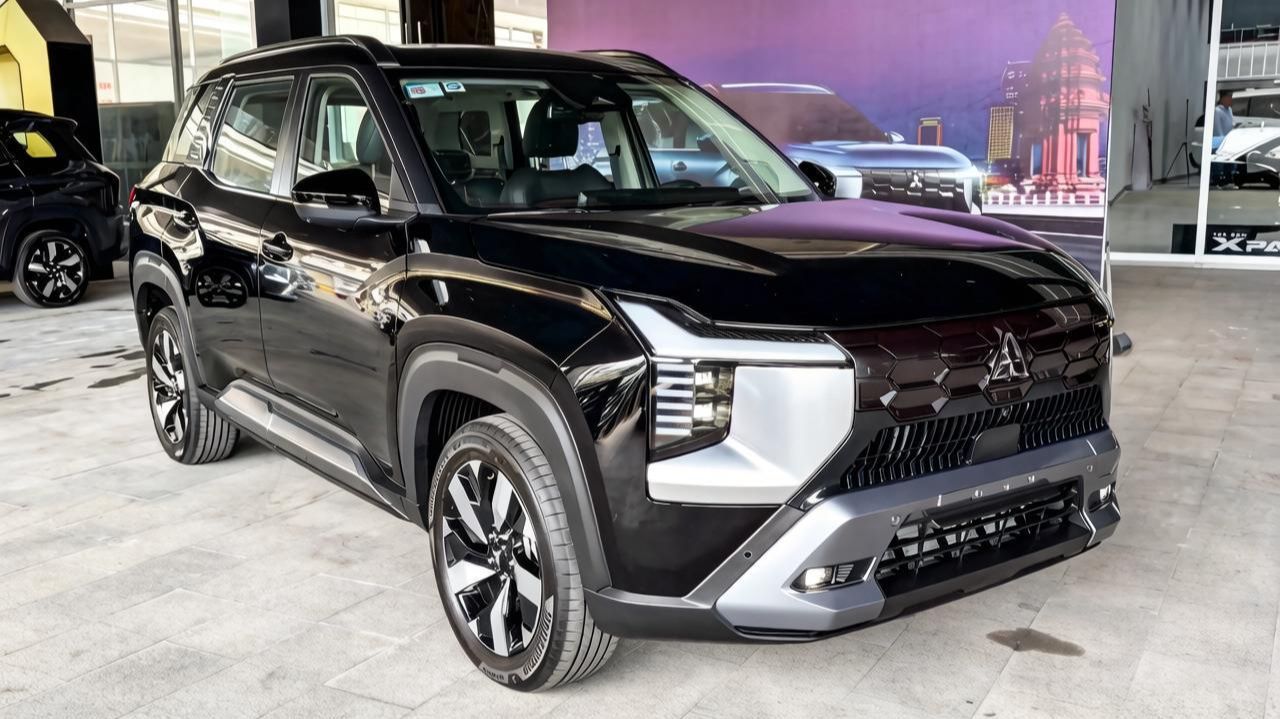 Mitsubishi Destinator 2026 года в черном цвете, отличный 7-местный семейный внедорожник. Обзор авто