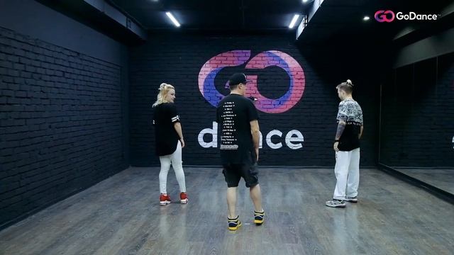 Урок танцев Hip-Hop под RUN-DMC — It's Tricky с Зауром Гусовым