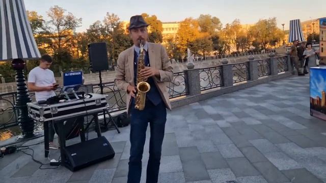 Харьков. ПУЛЕМЁТНЫЕ ОЧЕРЕДИ И ВЗРЫВЫ‼️🤯ЛЮДИ НЕ ВЫШЛИ НА ПРАЗДНИК ⁉️🤔