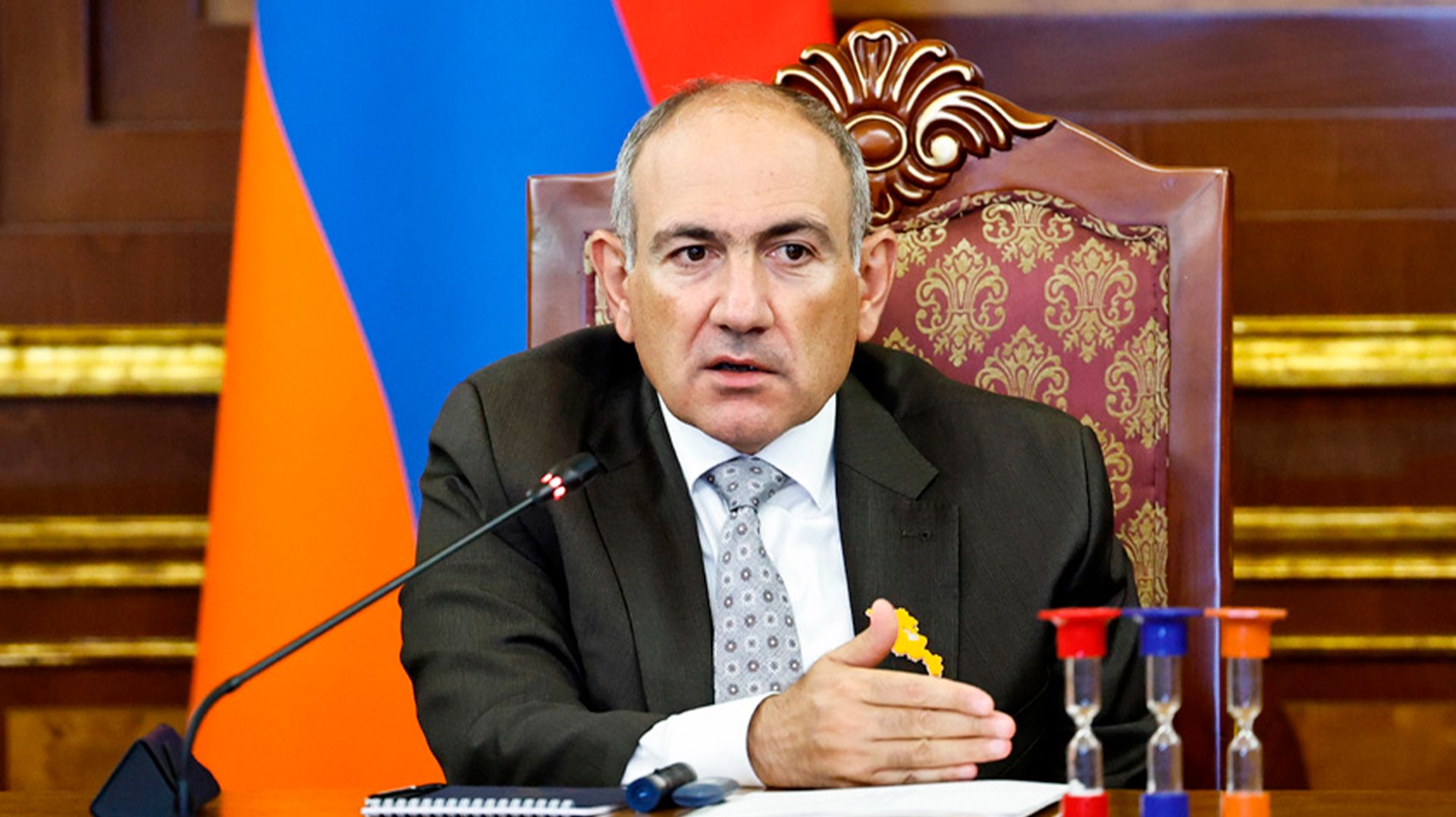 Сотни школ, десятки колледжей: Пашинян представил парламенту программу правительства