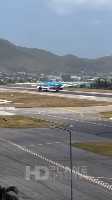 ✈️