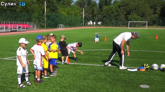 Футбольная тренировка для дошколят