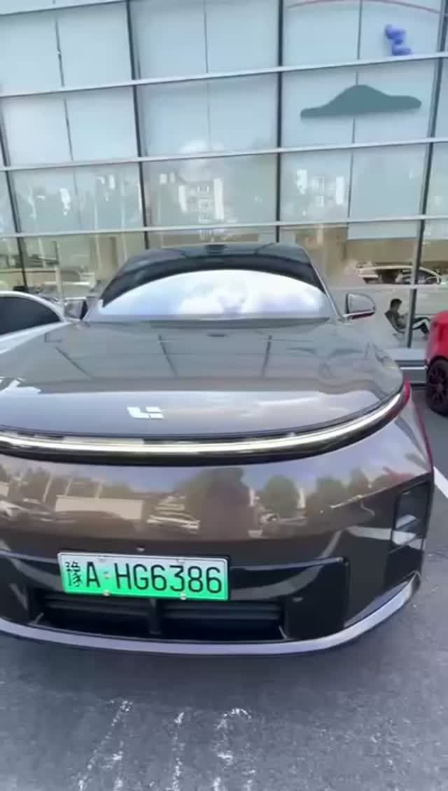 Lixiang L8