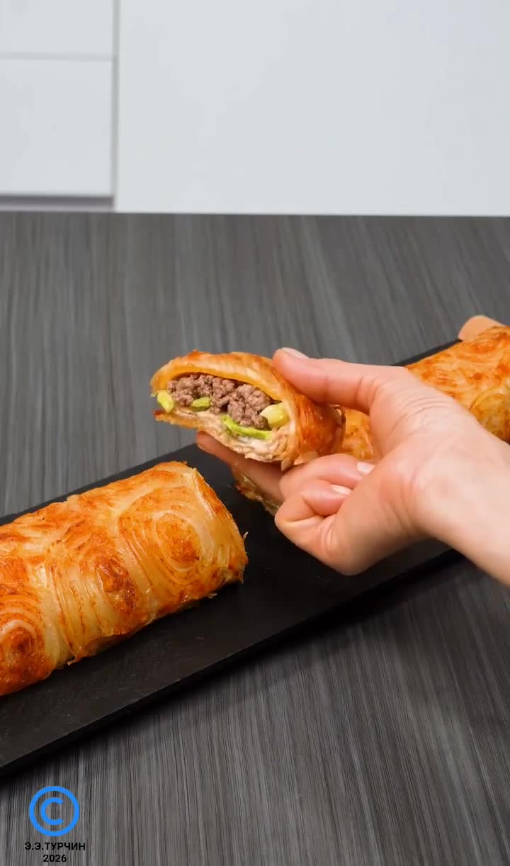 Хpустящий рулет из лука в стиле «Биг Mак» — полезный вкус в каждoм кусочке
