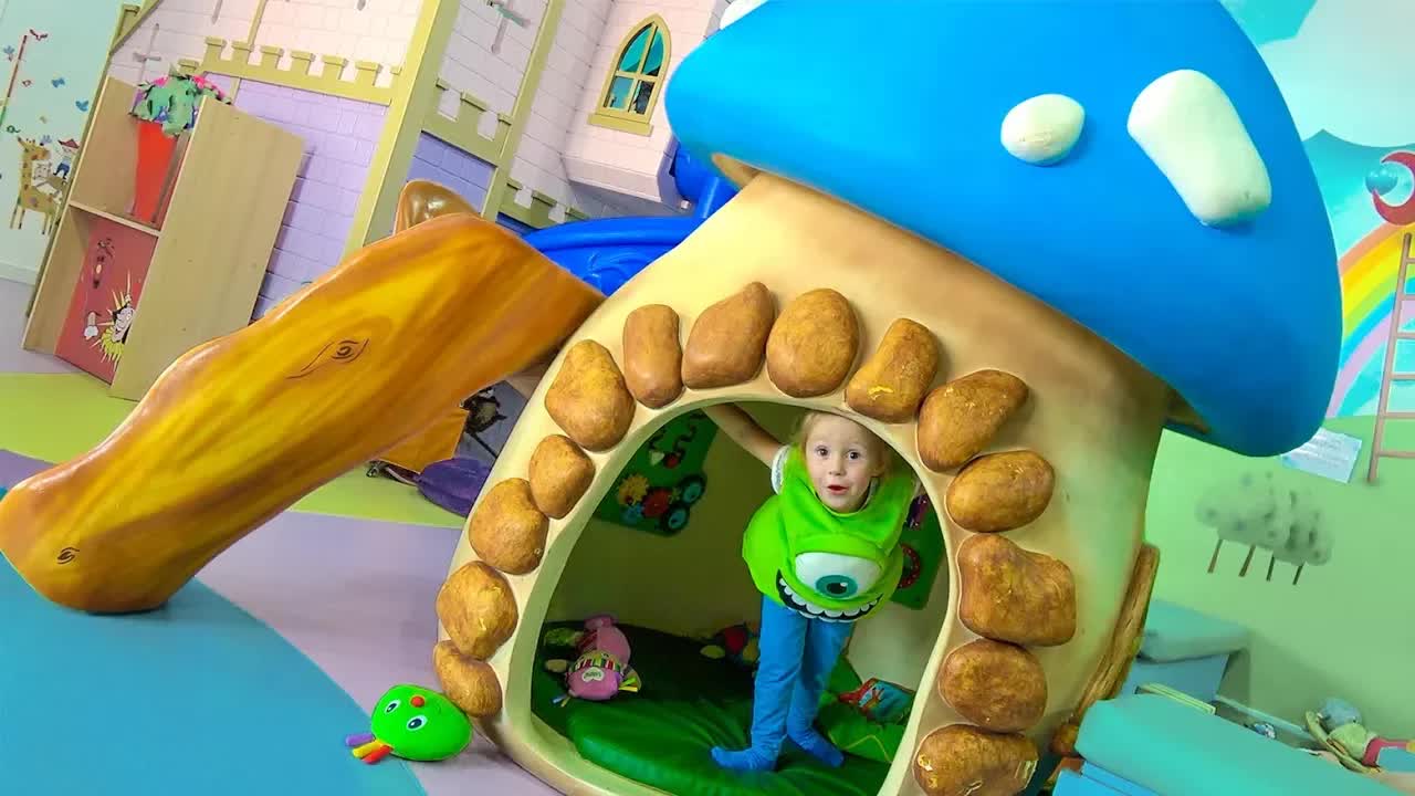 Крытая детская площадка - классная игровая зона с игрушками
