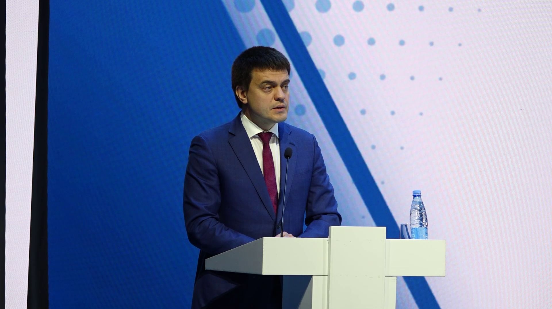 ГУБЕРНАТОР ОБОЗНАЧИЛ ПРИОРИТЕТЫ ОБРАЗОВАНИЯ НА ПЕДСОВЕТЕ-2026