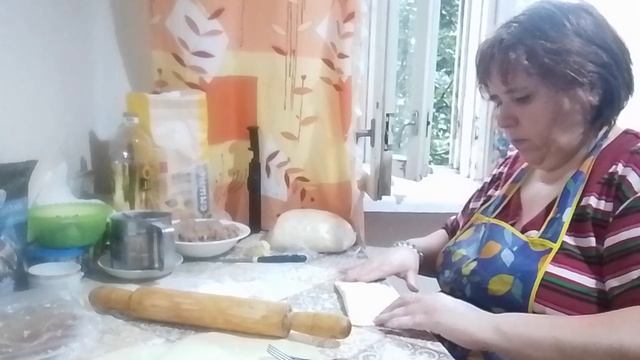 Жарю чебуреки. Дегустация.