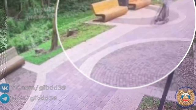 Подростки жестко улетели с самоката в Калининградской области

Школьницы ехали на большой скорости п