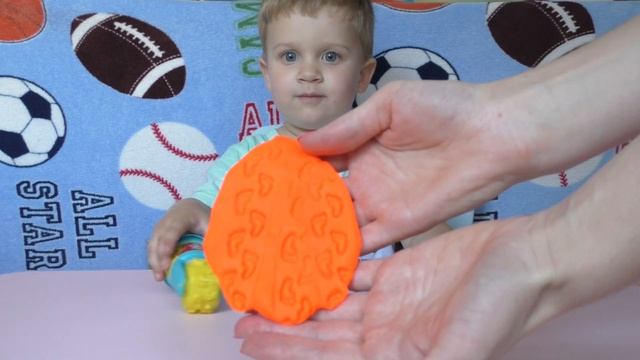 Открываем Киндер Джой Play Doh Eggs Kinder Joy