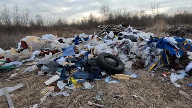 огромная свалка