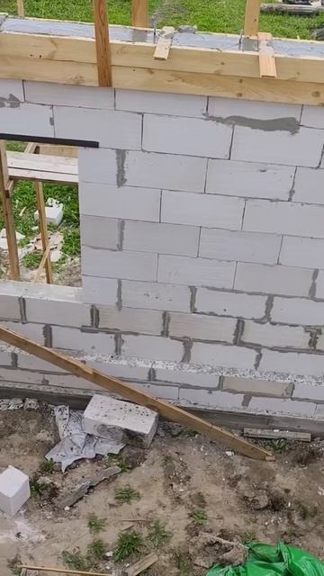 Заливают  армопояс на молельную комнату Матери Божьей Казанской.🙏