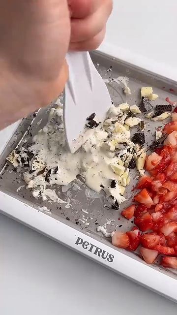 Make Ice Cream With Me 🍓🍪🍦🧊 #asmr #satisfying #food #icecream #oreo