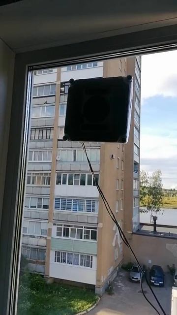 Робот-мойщик окон Gelios Tech T1  первые впечатления вызывают настоящий восторг! 