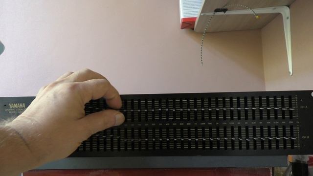 Эквалайзер Yamaha Q2031A serial KZ01949
