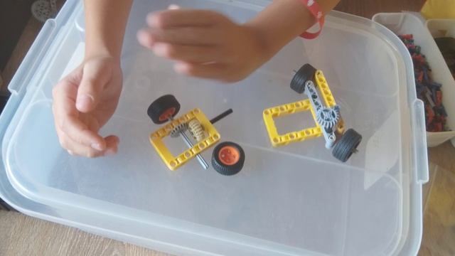 мой первый выпуск LEGO Technic/// подвеска))